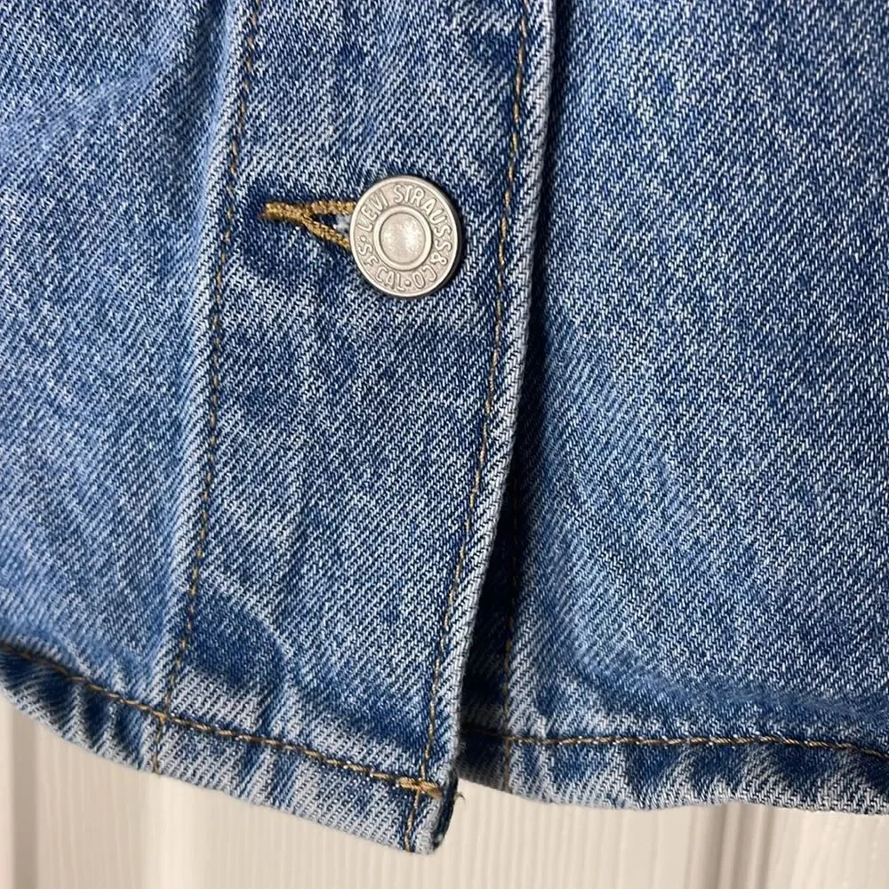 Levi’s Blue Denim Notch A-Line Front Button Down Mini Skirt-Size 32